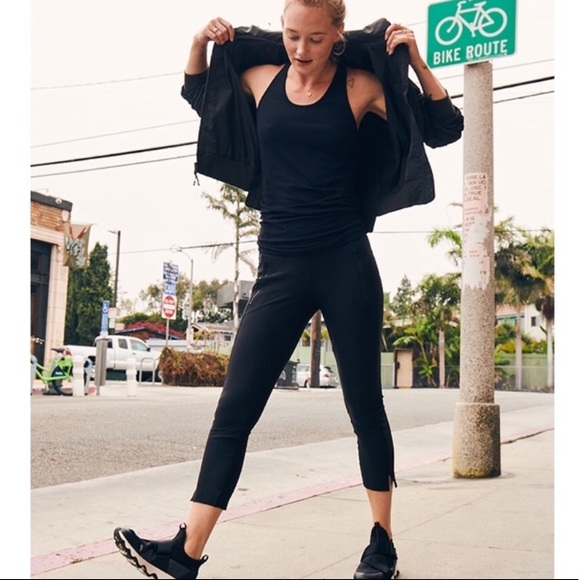 Athleta Stellar Crop Pant Black XS NWT - Picture 2 of 7